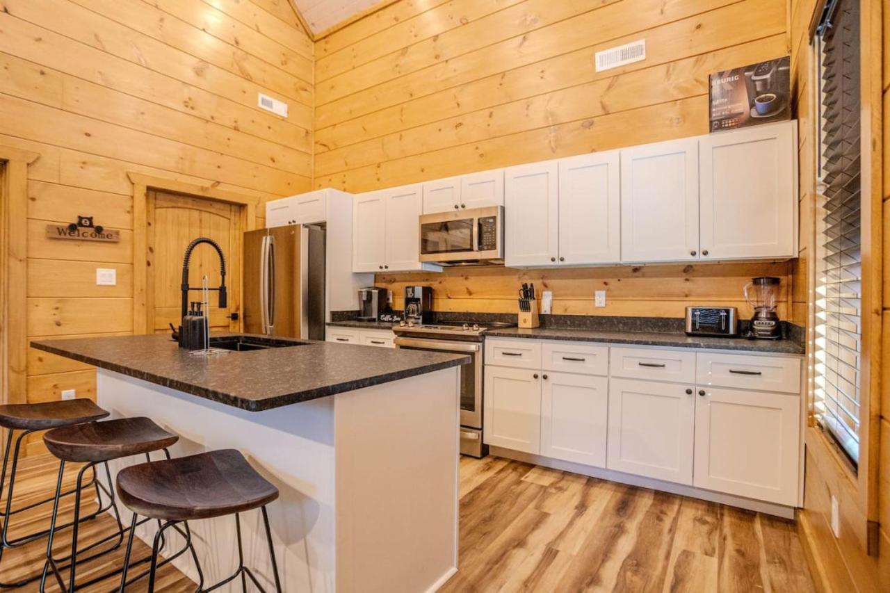 Вілла 2Br Cozy Cabin In Smoky Mountains With Hot Tub Піджен-Фордж Екстер'єр фото